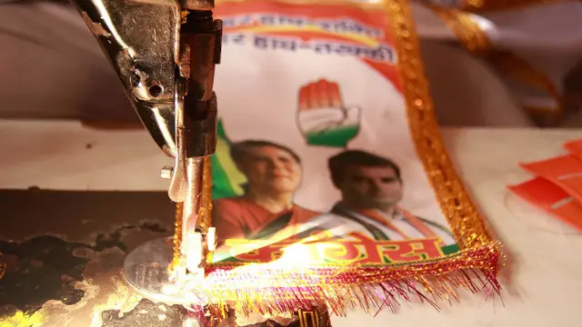 चुनावी सामग्री, झंडा, टोपी