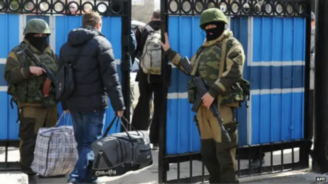 Nhiều binh sỹ Ukraine đã rời khỏi căn cứ ở Crimea