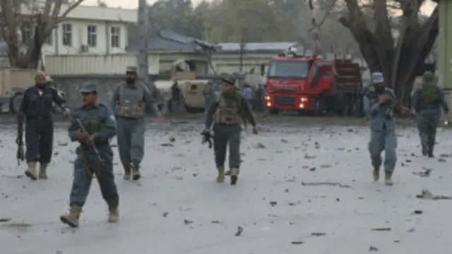 فی الحال تقریبا نصف شہر بند پڑا ہے