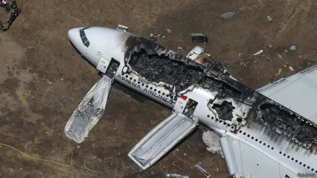 هواپیمای شرکت هواپیمایی آسیانا که در فرودگاه سان فرانسیسکو دچار سانحه شد