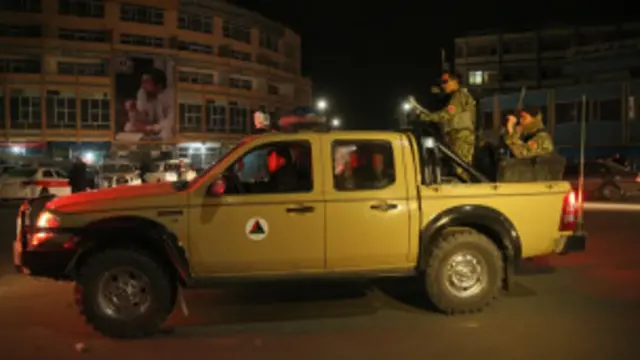 सेरेना होटल विदेशी यात्रियाों का काफी पसंदीदा होटल है