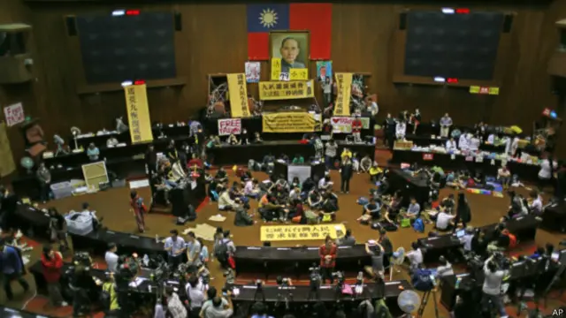 佔領台灣立法院的學生對總統馬英九的對話要求未獲得其回應