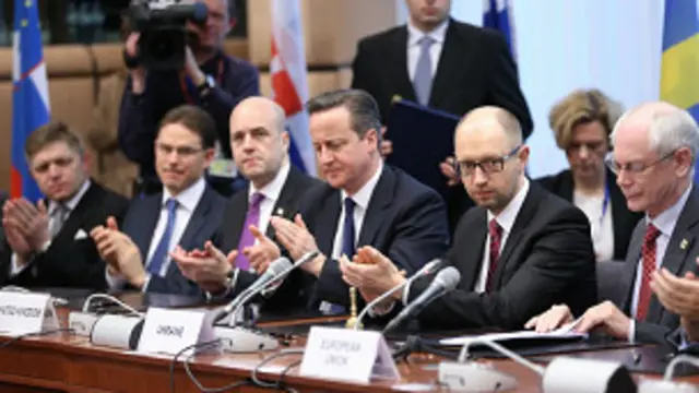 د اوکرایین موقتي صدراعظم وویل چې دا تړون د اروپايي اتحادیې د بشپړ غړیتوب د ترلاسه کولو په لور لوی ګام دی.