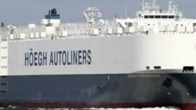 یک کشتی نروژی اولین کشتی بود که توانست خود را به منطقه برساند