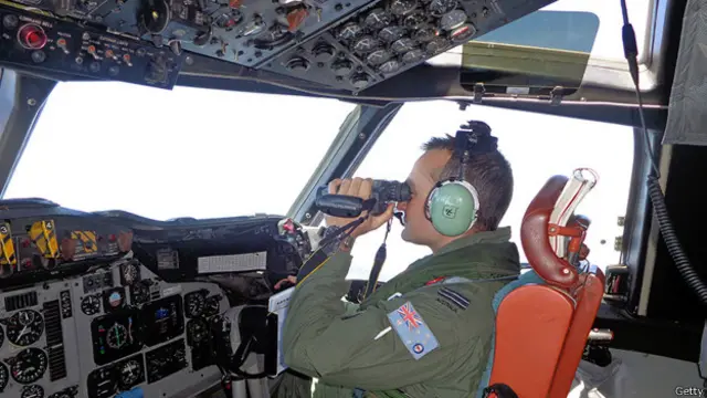 मलेशिया विमान खोज