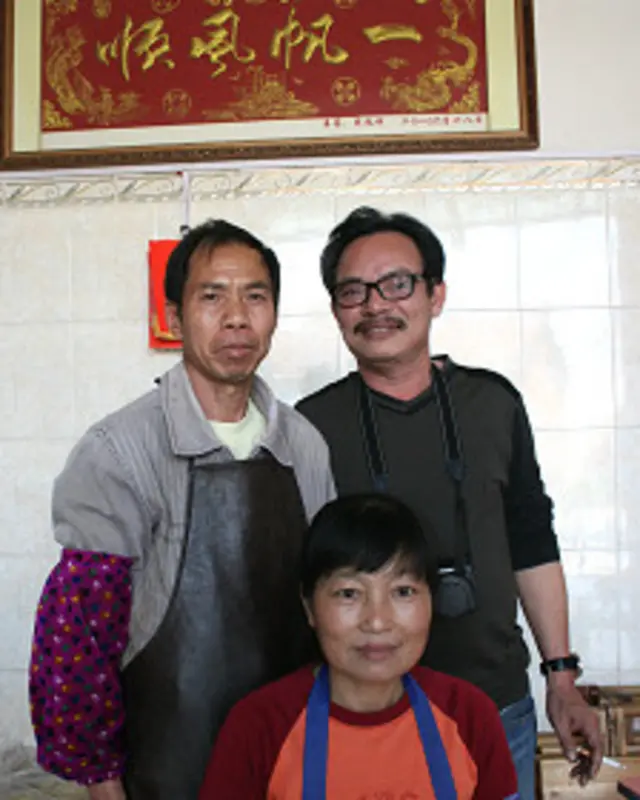 Tác giả cùng anh Thành và chị Hoa
