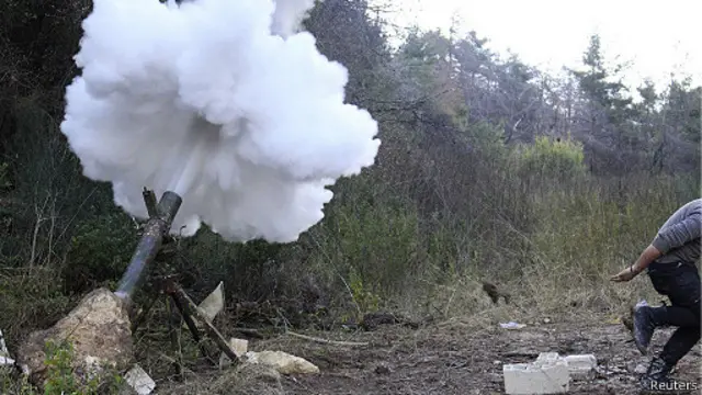 تضاربت الأنباء بشأن نجاح مسلحي المعارضة في السيطرة على المعبر