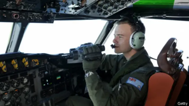 Các nỗ lực tìm kiếm suốt hai tuần qua vẫn chưa đem lại kết quả gì