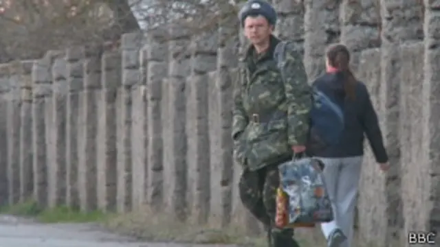 У военной части в Евпатории