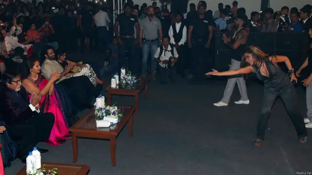 अमिताभ बच्चन, हार्ड कौर