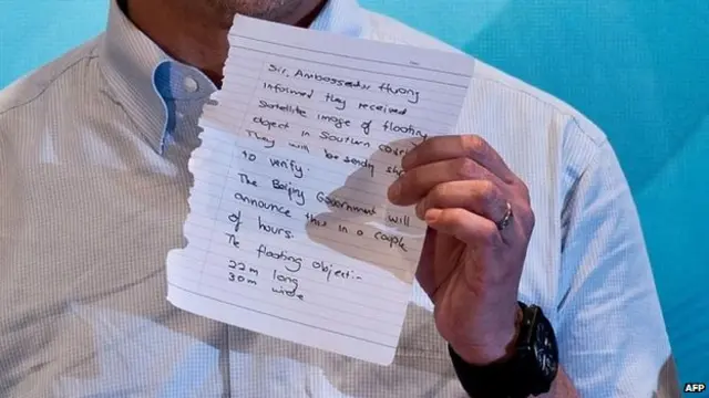 Malaysia nói Đại sứ Trung Quốc thông báo vệ tinh TQ mới thu được hình ảnh mảnh vỡ có thể là từ MH370