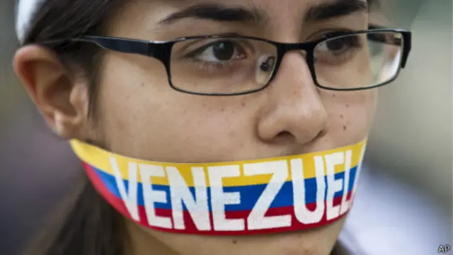 La oposición marchó "por la libertad".