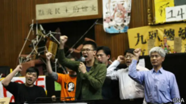 學生們指責馬英九扭曲事實（2014年3月23日）