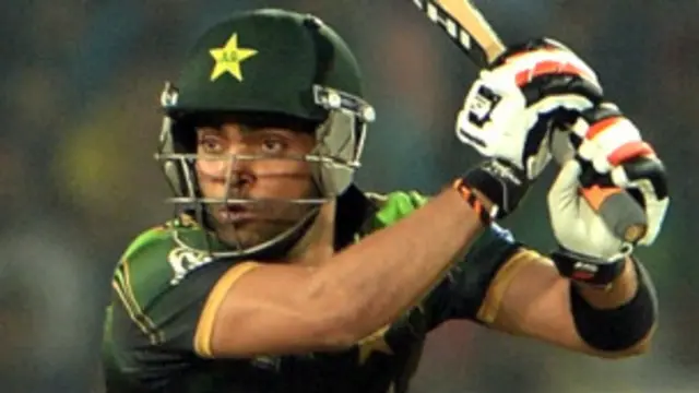 عمر اکمل کی اننگز میں شائقین کو چار بھرپور قوت والے چھکے اور نو چوکے دیکھنے کو ملے