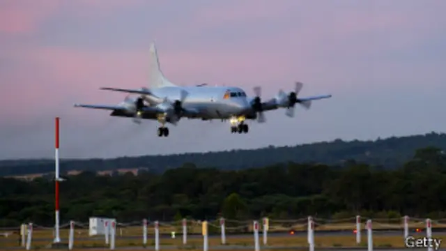 عملية البحث عن الطائرة الماليزية مستمرة