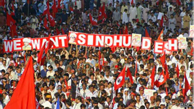 فریڈم مارچ سے جئے سندھ قومی محاذ کے چیئرمین صنعان قریشی نے خطاب کیا