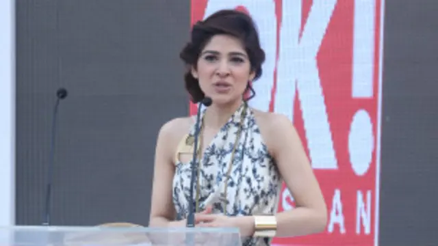 اس تقریب کی میزبانی کے فرائض عائشہ عمر انجام دیے جن کے بے باک اور بےتکلف انداز کوبہت سراہا گیا