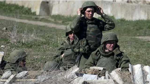 روسی فوجیوں نے کرائمیا کے علاقے میں یوکرین کے ایک بحری اڈے فیودوسیا پر قبضہ کر لیا ہے