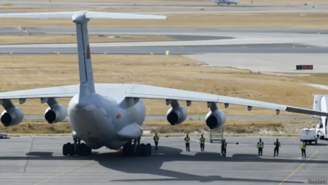 avião chinês envolvido nas buscas | Reuters