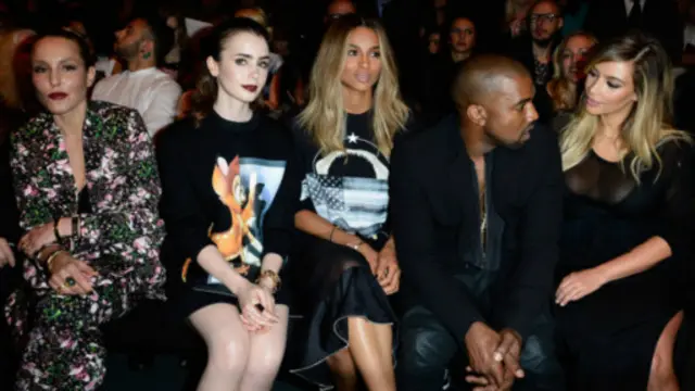 席亚拉(中)薄纱礼服裙外面套上了卫衣，莉莉•柯林斯(左二)着“小鹿斑比”亮相。