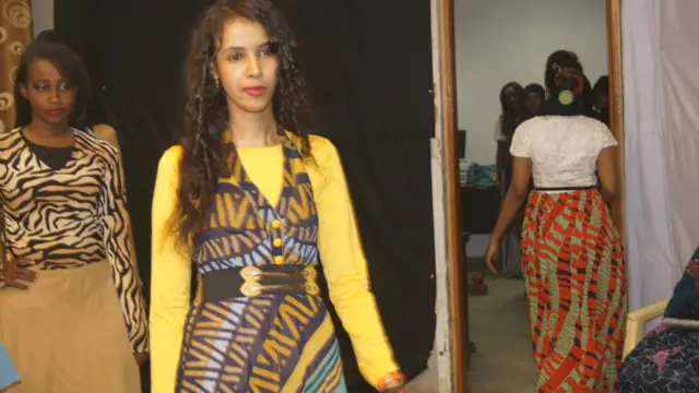 د فېشن شو جوړونکي وايي هیله من دي چې په دغسې فېشن شوګانو سومالیايي نجونو او هلکانو ته کاري زمینې برابرې کړي.