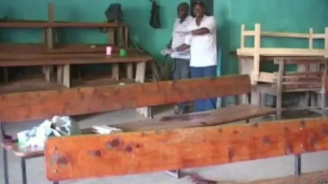 پولیس وايي، وسله والو پر خلکو ډزې پیل کړې.