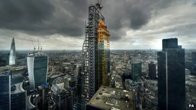 随着中国的业务不断增加，伦敦金融城中讲中文的人士越来越多。