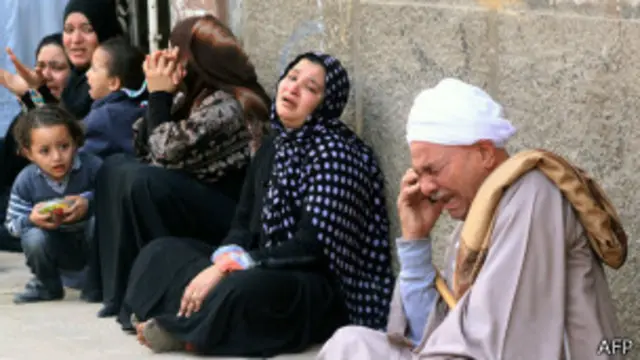 သေဒဏ်ချခံရသူတွေရဲ့ ဆွေမျိုးအချို့။