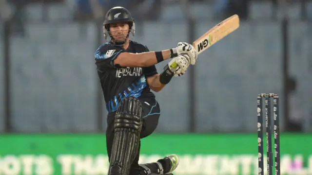 راس ٹیلر نیوزی لینڈ کی آخری امید تھے لیکن وہ بھی ڈیل سٹین کے آخری اوور میں سات رنز بھی نہ بنا سکے۔