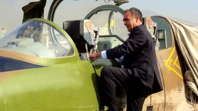 Истребитель Л-39 на военной базе в Кабуле - в 1980-х Ахад тренировался на таком же истребителе