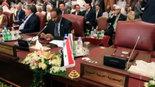 السعودية طالبت بدعم المعارضة المسلحة. 