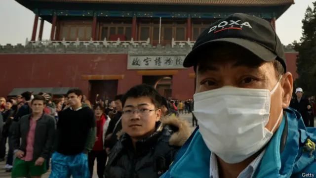 戴口罩的中国人