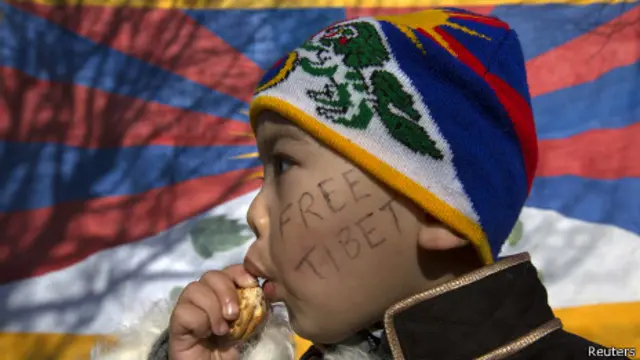 NIño en una manifestación proTibet en La Haya, Holanda