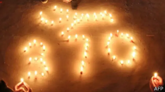 مسافروں اور عملے کے افراد کی یاد میں ملائیشیا اور چین میں دعائیہ تقاریب منعقد کی گئی ہیں