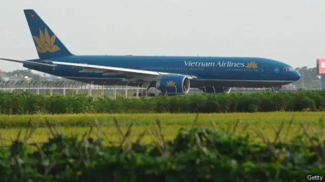 Vietnam Airlines là hãng hàng không quốc gia của Việt Nam - hình minh họa