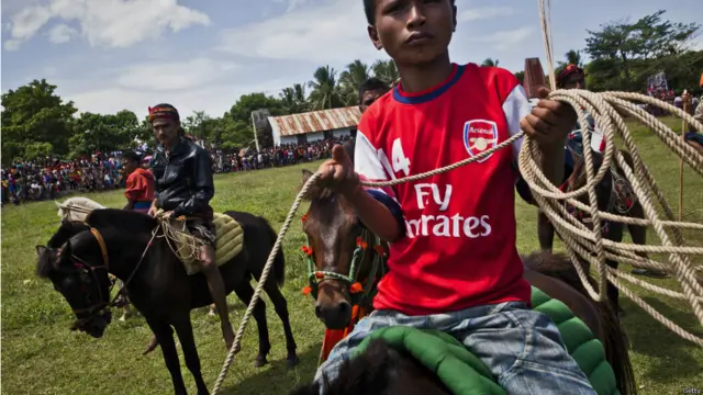 Festival Pasola di Sumba, Indonesia