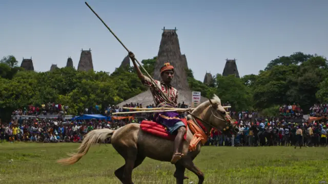 Festival Pasola di Sumba, Indonesia