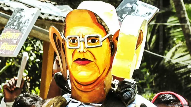 فلم ’دیکھ تماشا دیکھ‘ کے ڈائریکٹر فیروز عباس خان اپنی فلم کو سیاسی طنزیہ قراردیتے ہیں