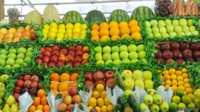 прилавок с фруктами