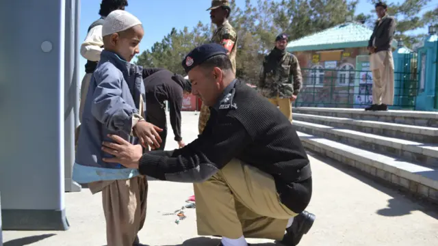 صوبے میں امن عامہ کی بگڑتی ہوئی صورتحال کی وجہ سے بچوں کی بھی تلاشی لی جا رہی ہے۔