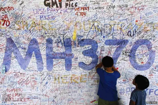在南印度洋搜索失踪的马航客机MH370的行动仍然在继续，但是一些关键的问题仍然没有答案。