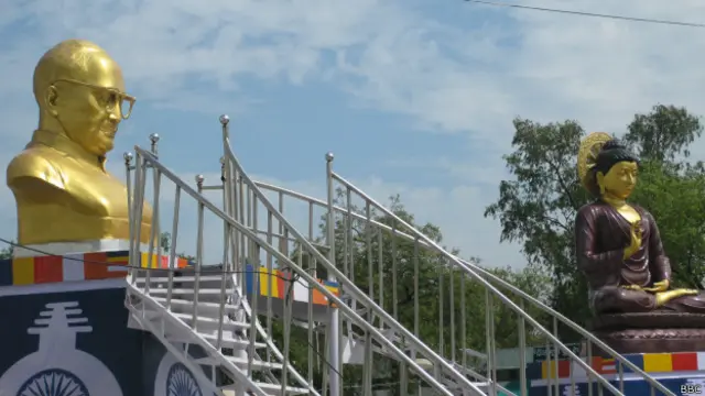 नागपुर में अंबेडकर की प्रतिमा