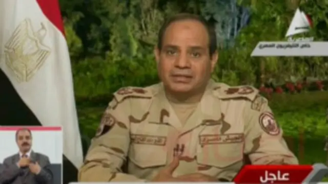 Ông Sisi xuất hiện trong quân phục lần cuối cùng