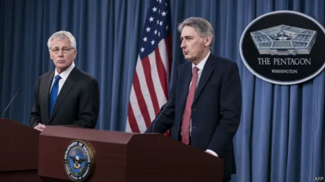 美国国防部长哈格尔和英国国防大臣哈蒙德（26/03/2014）