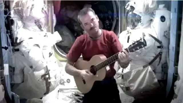 क्रिस हैडफील्ड