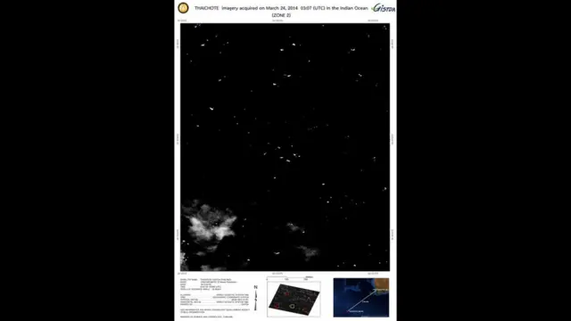 हिंद महासागर के दक्षिणी हिस्से में तैरते हुए कुछ टुकड़ों की उपग्रह से 24 मार्च को ली गई तस्वीर. ये फोटो थाईलैंड की जियो-इन्फॉर्मेटिक्स एंड स्पेस टेक्नॉलॉजी डेवेलपमेंट एजेंसी ने 27 मार्च 2014 को जारी की है.