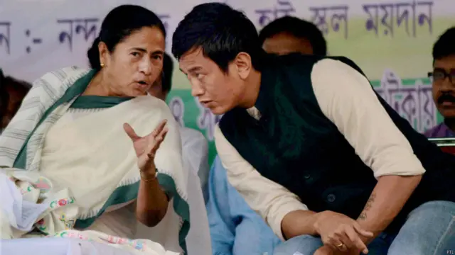 کھیل کی دنیا سے چند لوگ سیاست میں آئے ہیں۔ بھارت میں فٹبال کا معروف ترین نام بائچنگ بھوٹیا کا ہے جو مغربی بنگال میں دارجلنگ سے ترنامول کانگریس کے امیدوار ہیں۔