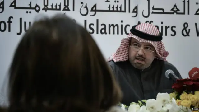 يلقي الشيعة بالمسؤولية عن هدم المساجد على وزير العدل والشؤون الإسلامية