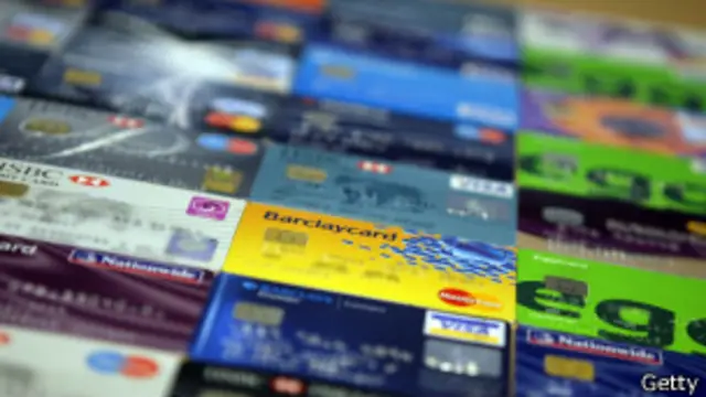 Международные платежные системы контролируют 85% рынка расчетов в России