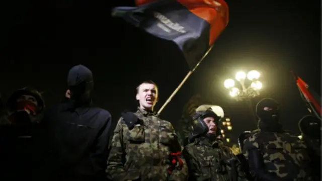 تجمع اعضای خشمگین جناح راست در مقابل پارلمان اوکراین